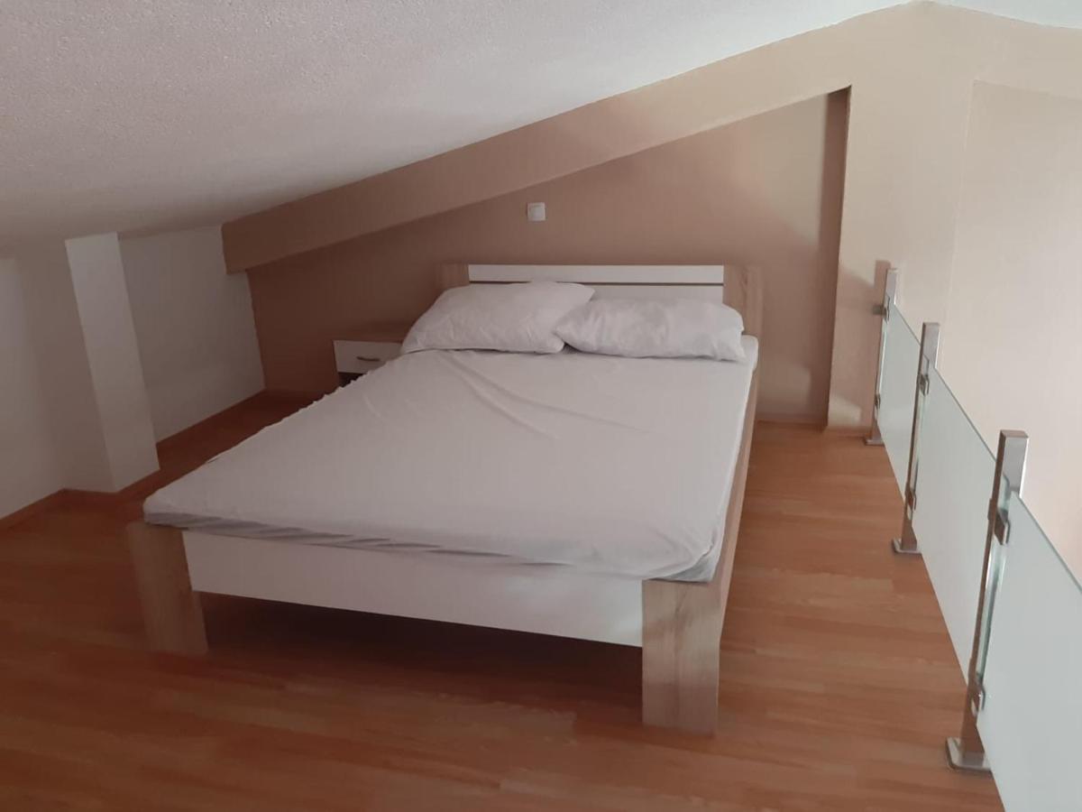 Apartment Tonko Vir Exterior foto